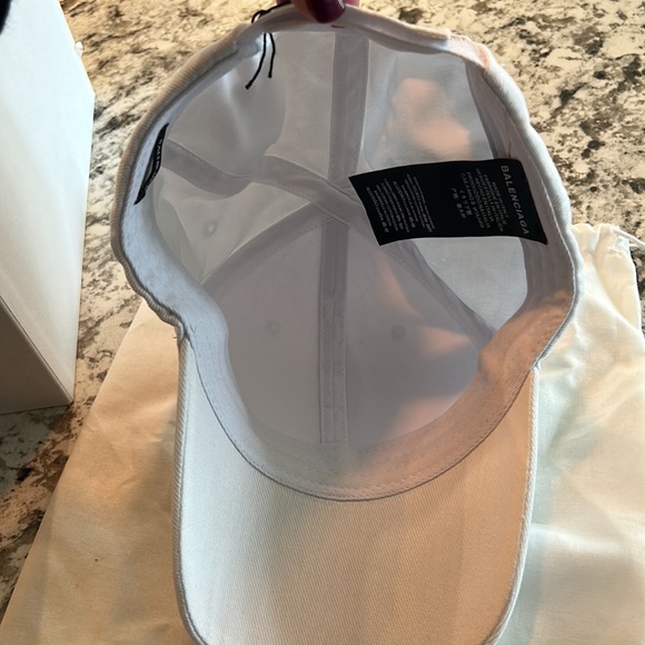 Balenciaga hat main image 5